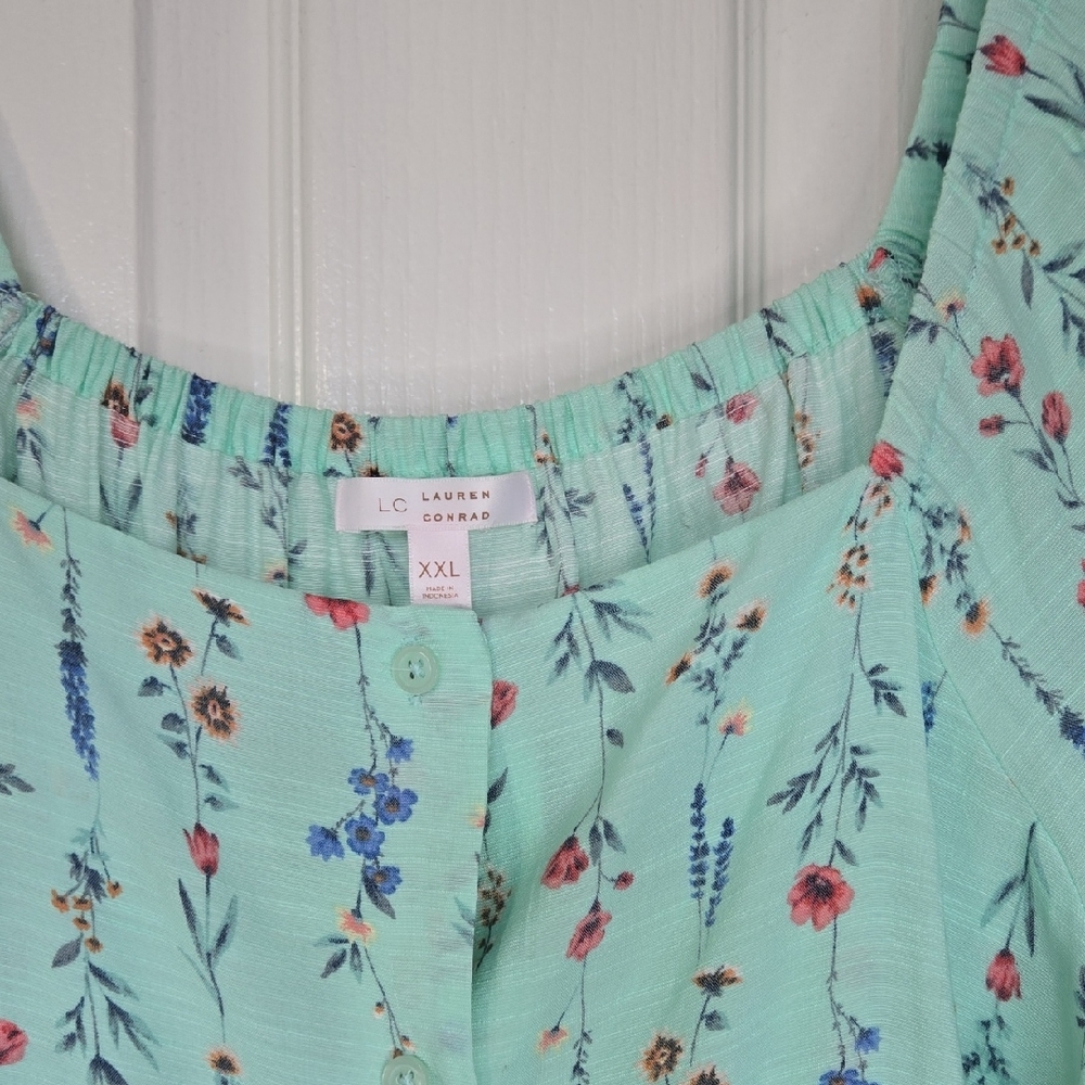 LC Lauren Conrad Green Sleeveless Buttoned Blouse